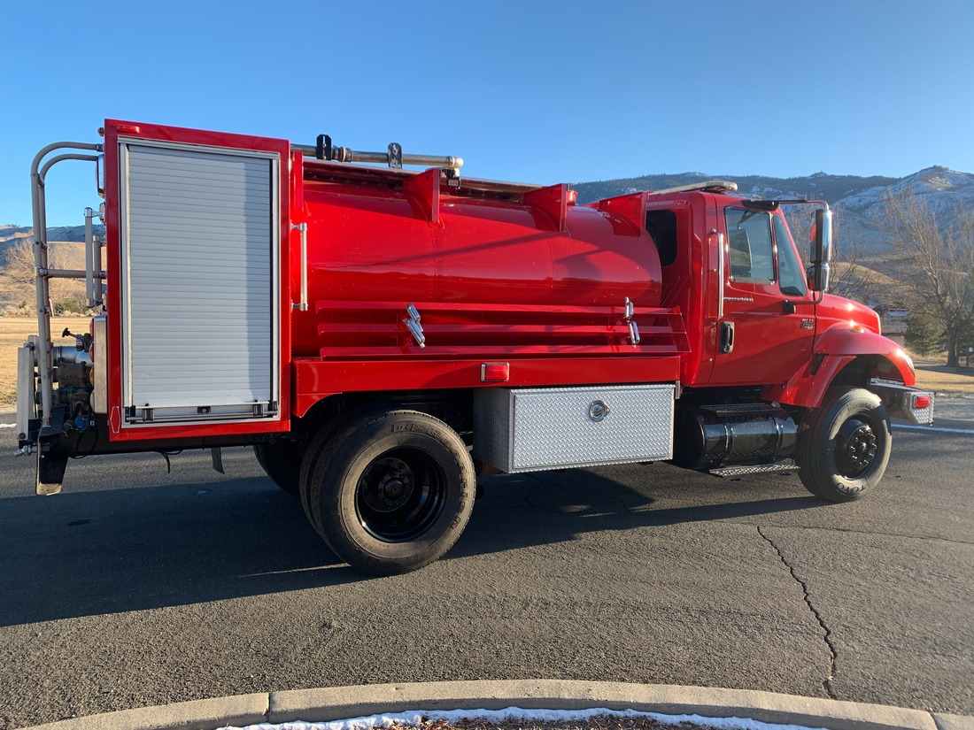 2004 International 7400 - Image 2